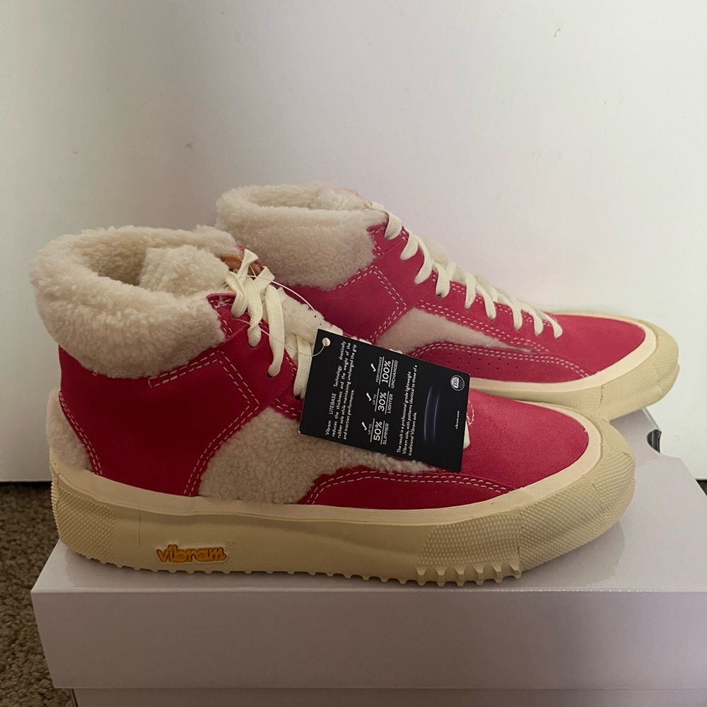 BrandBlack Women Capo Faux Shearling (Size: 8.5 US)